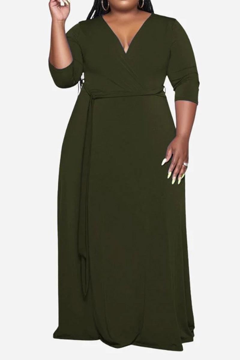 Arabella - Elegant Klänning i Plus Size med Bälte