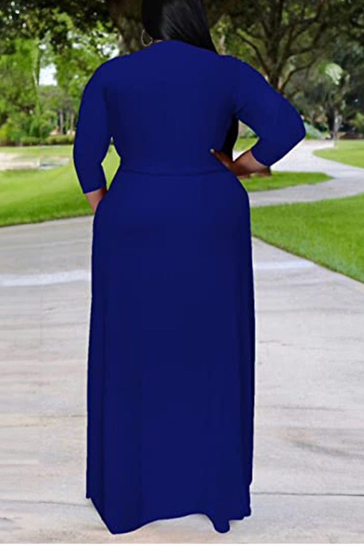Arabella - Elegant Klänning i Plus Size med Bälte