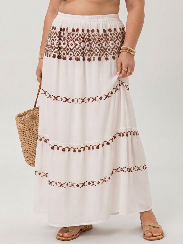 Bellamy | Spaghetti Strap Broderad Detalj Midi Klänning