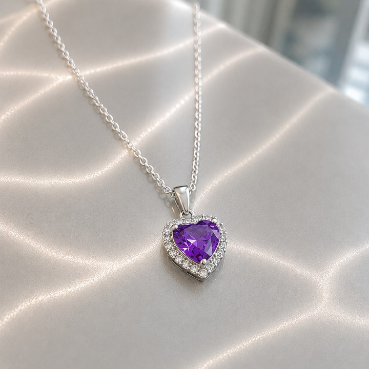 Lowri Heart Radiance Halsband | Vitt Guld