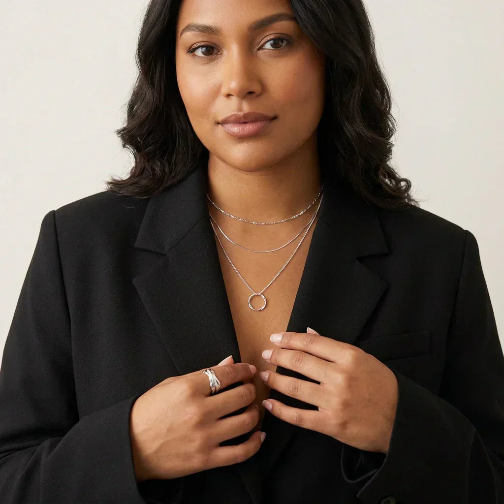 Briar Circle Tre Rad Halsband | Vit Guld