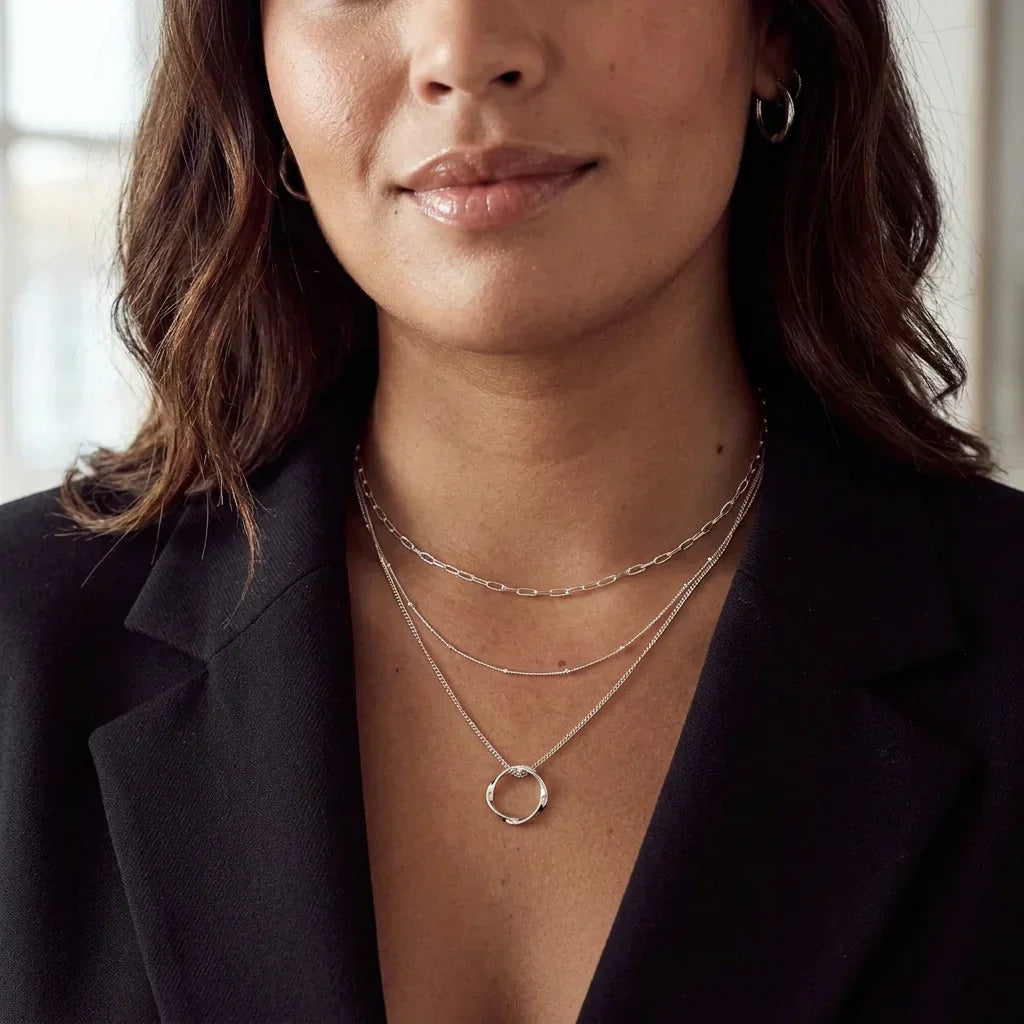 Briar Circle Tre Rad Halsband | Vit Guld