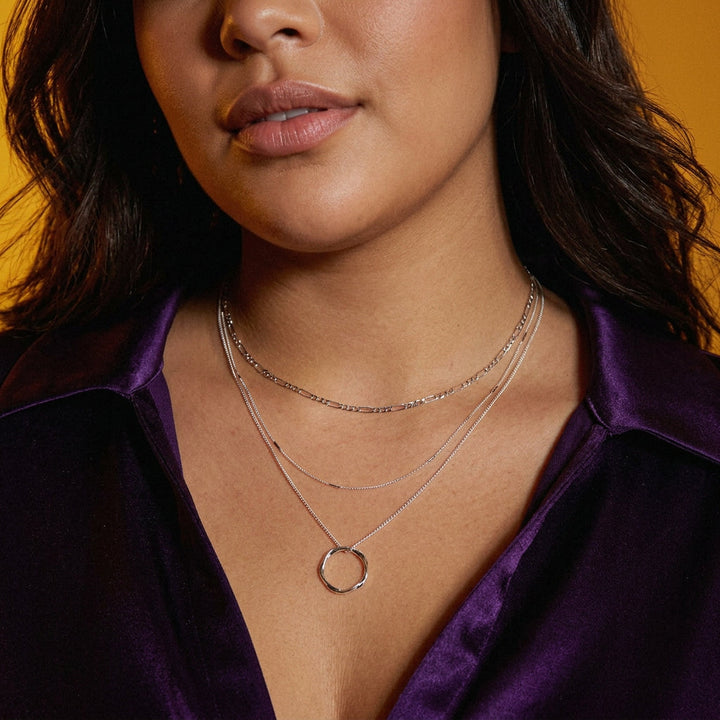 Briar Circle Tre Rad Halsband | Vit Guld